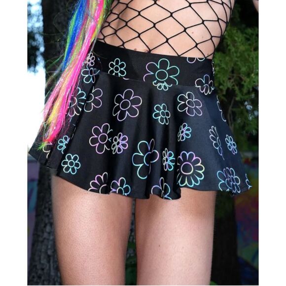 iHeartRaves Rainbow Reflective Daisy Mini Skirt - Size S - Picture 1 of 9